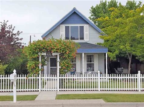 The Zestimate for this Single Family is 319,600, which has decreased by 2,633 in the last 30 days. . Zillow helena montana